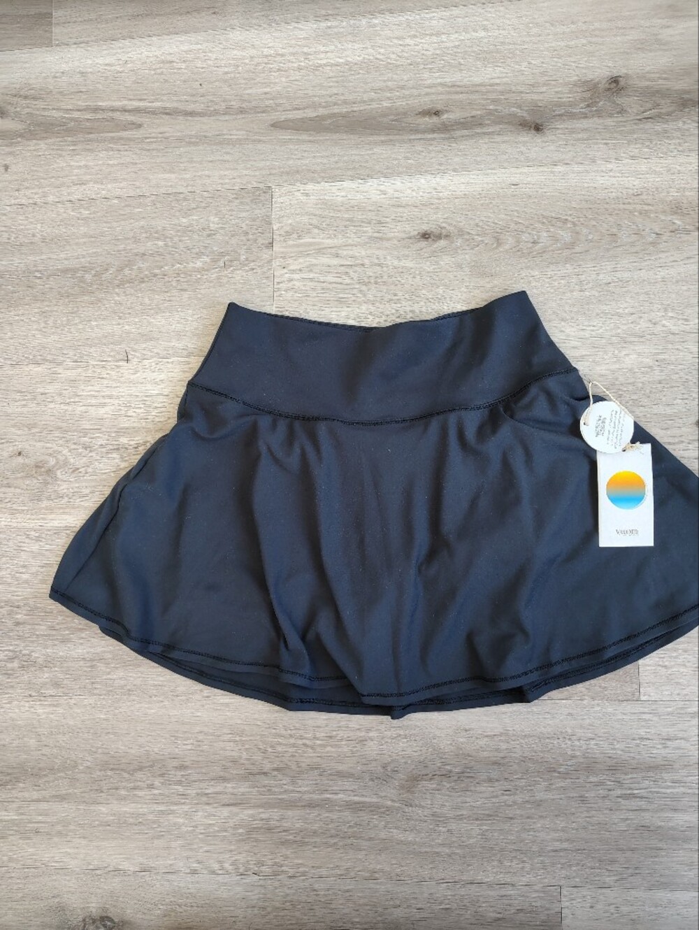 Vuori Women's Black Circle Skater Skirt